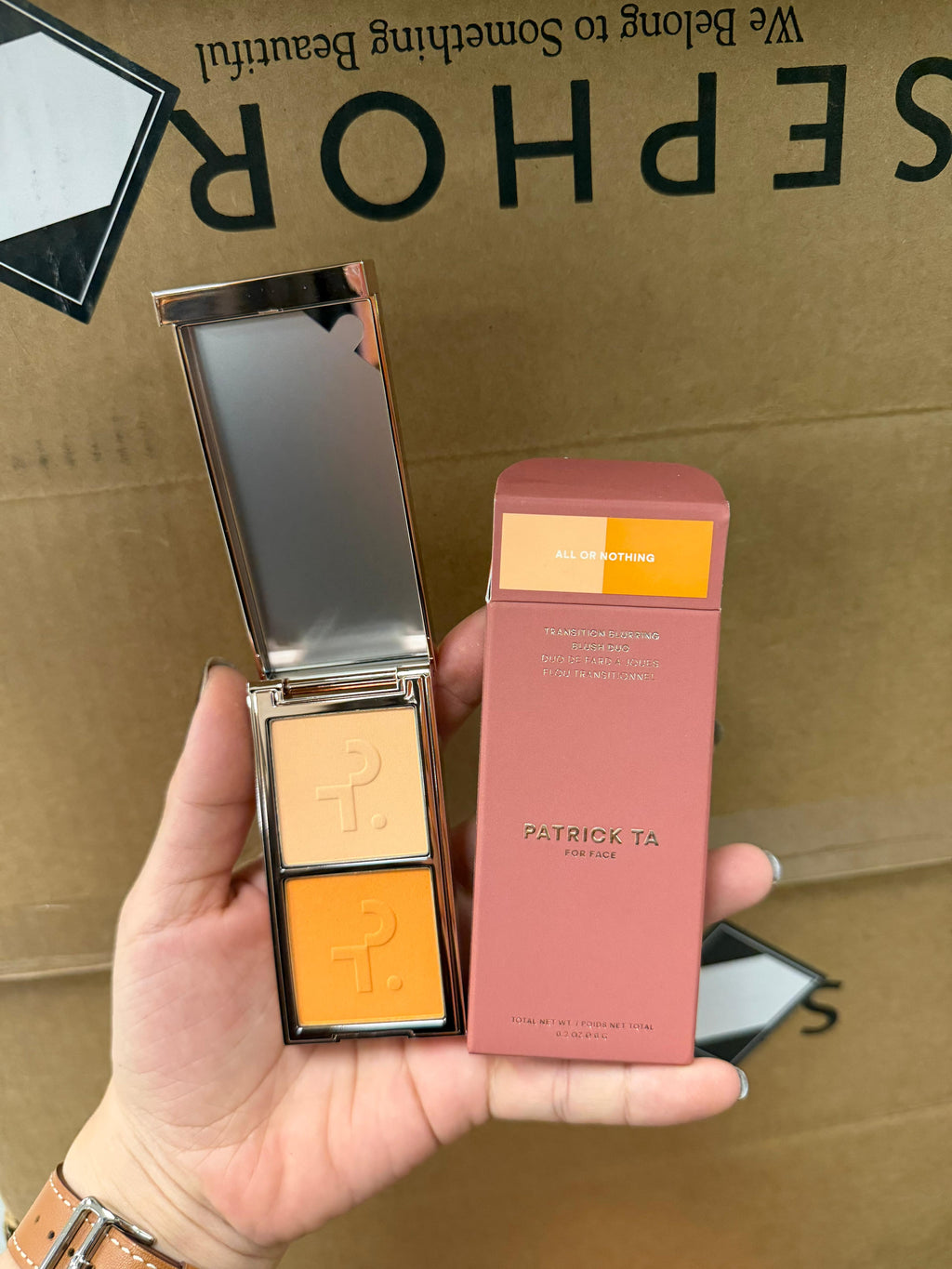 🆕PATRICK TA
Major Headlines Transition Blurring Under Eye
Blush Duo