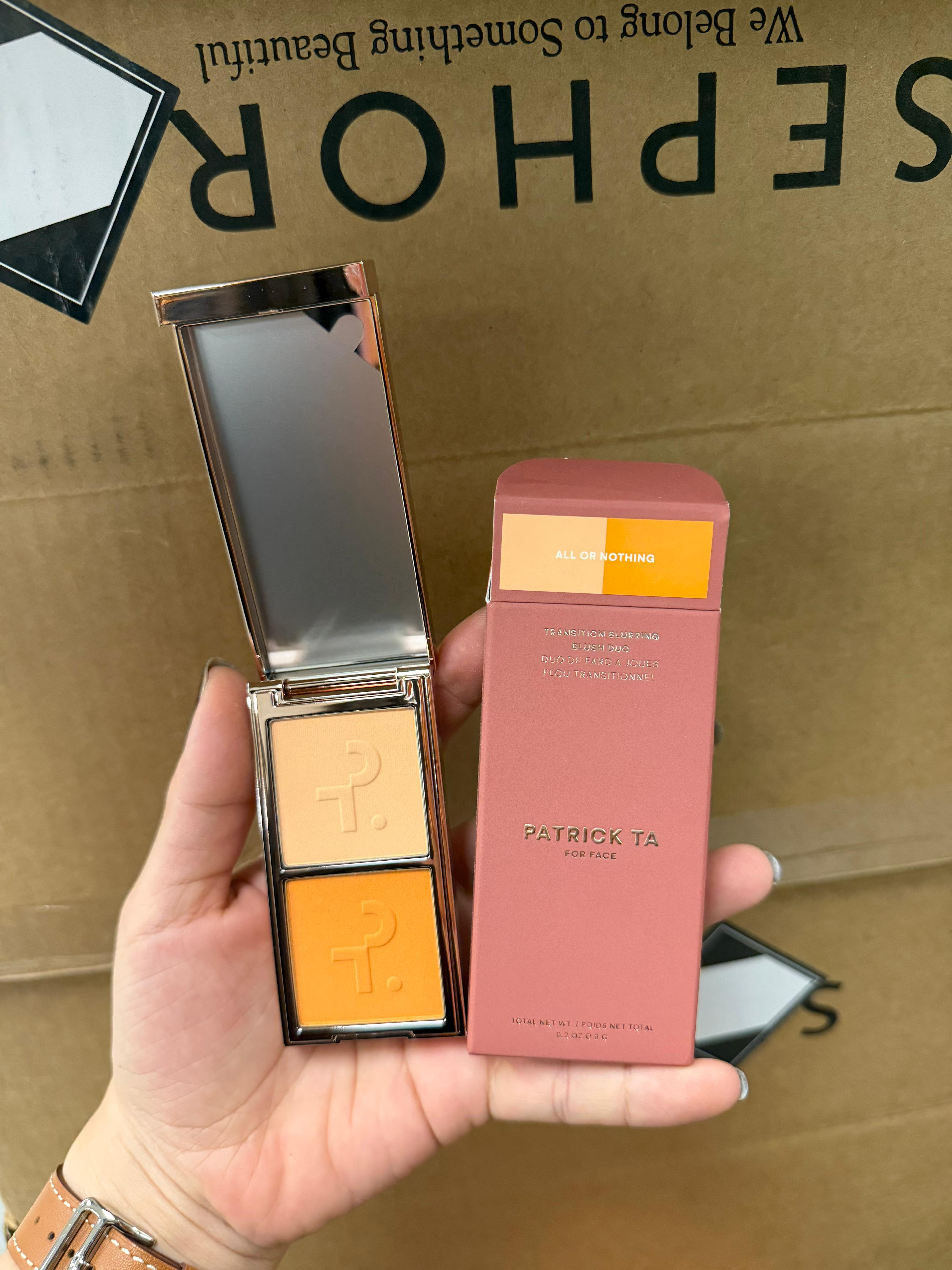 🆕PATRICK TA
Major Headlines Transition Blurring Under Eye
Blush Duo