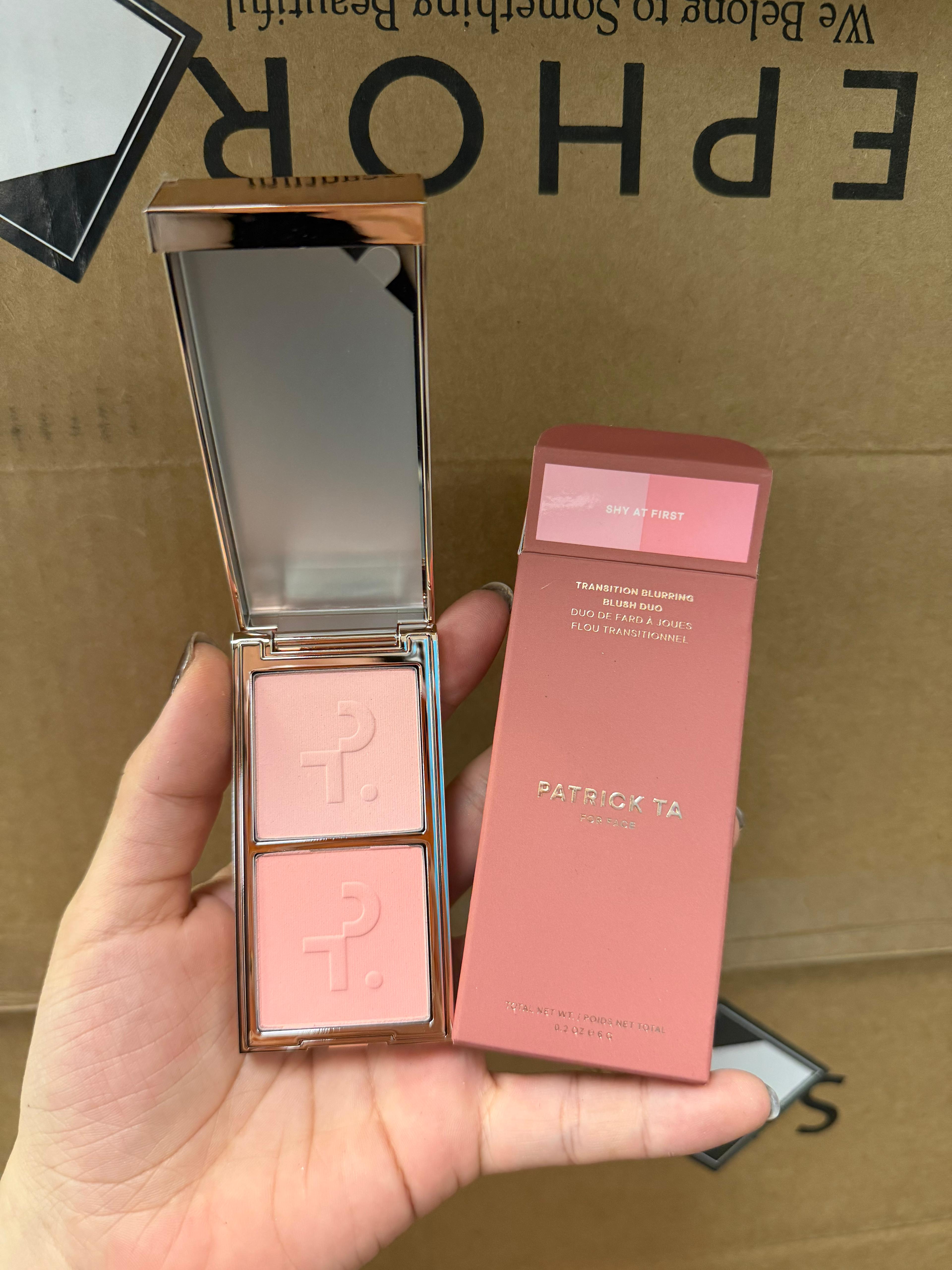 🆕PATRICK TA
Major Headlines Transition Blurring Under Eye
Blush Duo