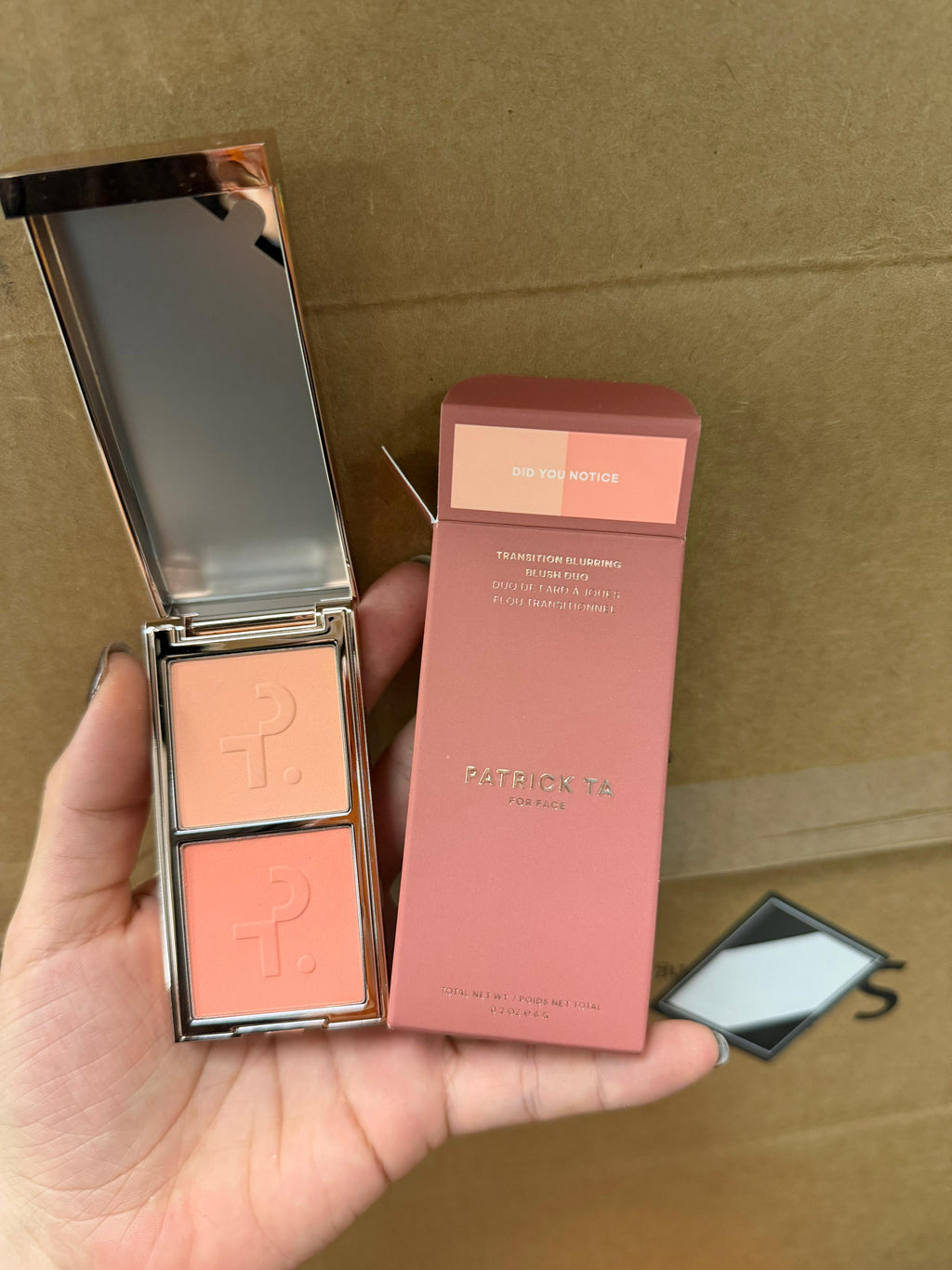 🆕PATRICK TA
Major Headlines Transition Blurring Under Eye
Blush Duo