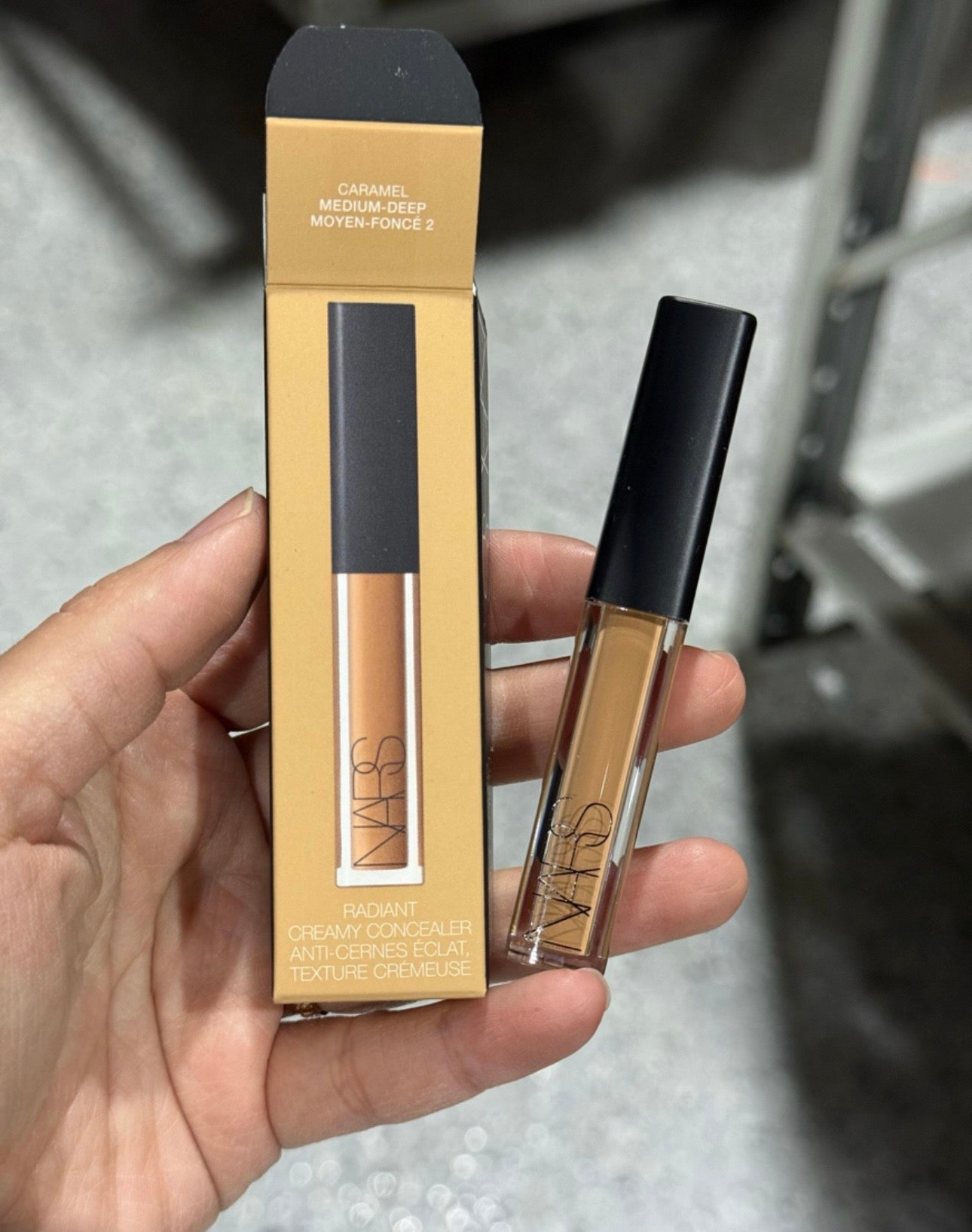 NARS RADIANT CREAMY CONCEALER ANTI-CERNES ÉCLAT, TEXTURE CRÉMEUSE1.4ml #caramel