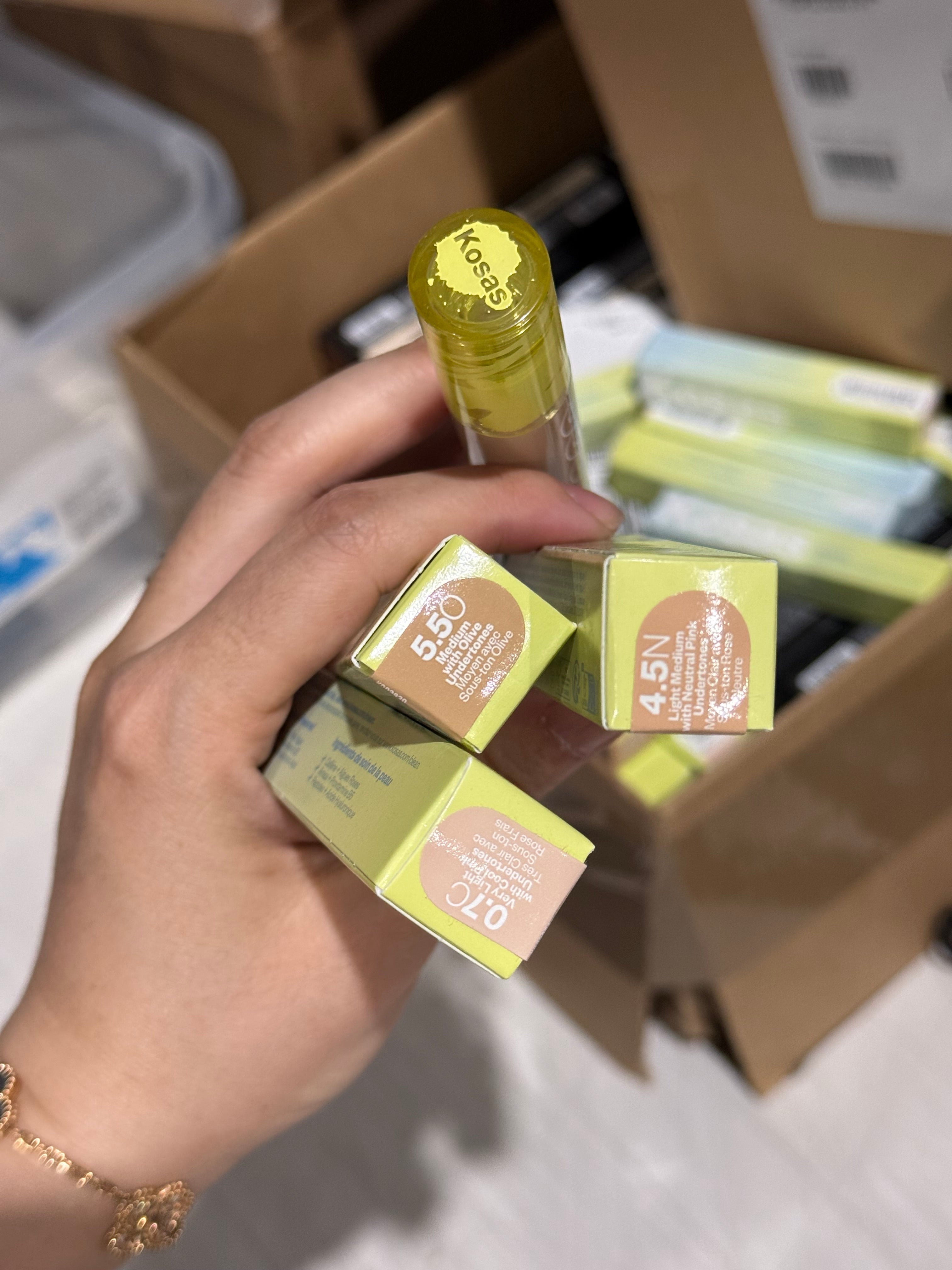 KOSAS Revealer Super Creamy + Brightening Concealer with Caffeine and Hyaluronic Acid