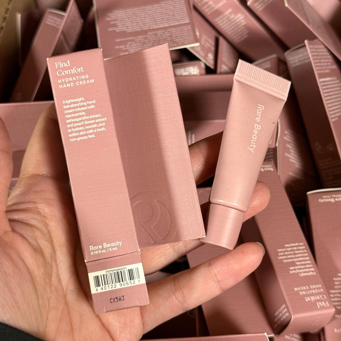 🆕Rare Beauty Find Comfort Hydrating
Hand Cream 5ml
