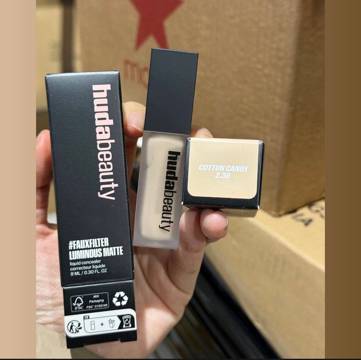 HUDA BEAUTY 
#FauxFilter Matte Buildable Coverage Waterproof Concealer
