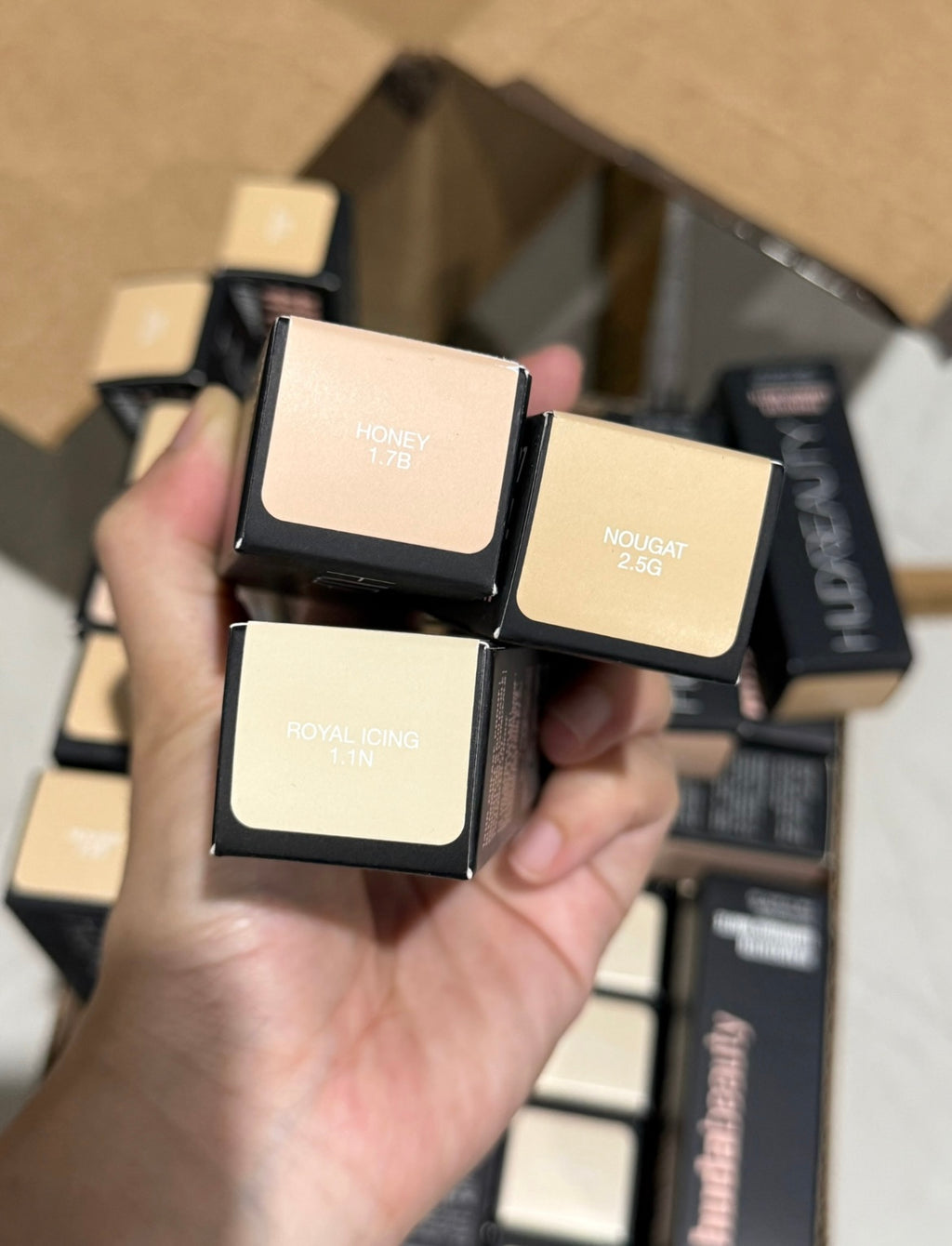 HUDA BEAUTY 
#FauxFilter Matte Buildable Coverage Waterproof Concealer