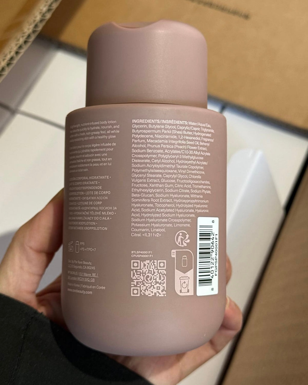 Rare Beauty Hydrating Body Lotion 250ml 15＄ (100pcs13＄each)