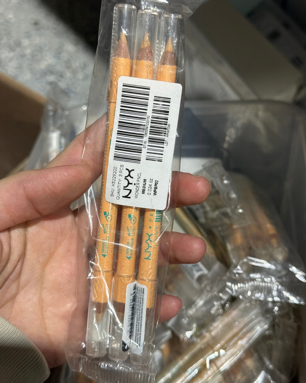 NYX BUNDLE MIX 100pcs As seen in picture