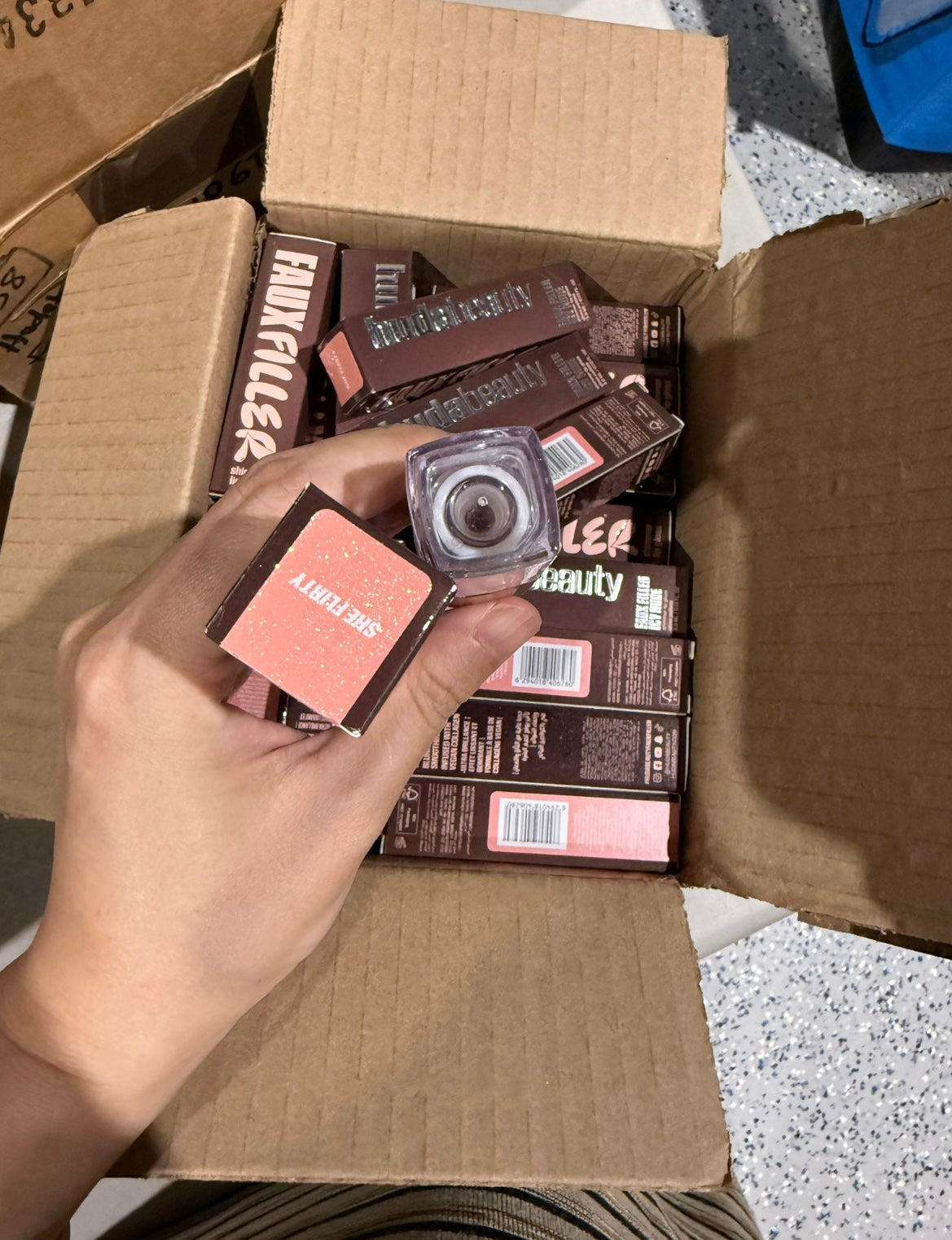 HUDA BEAUTY Faux Filler Shiny Non-Sticky Lip Gloss