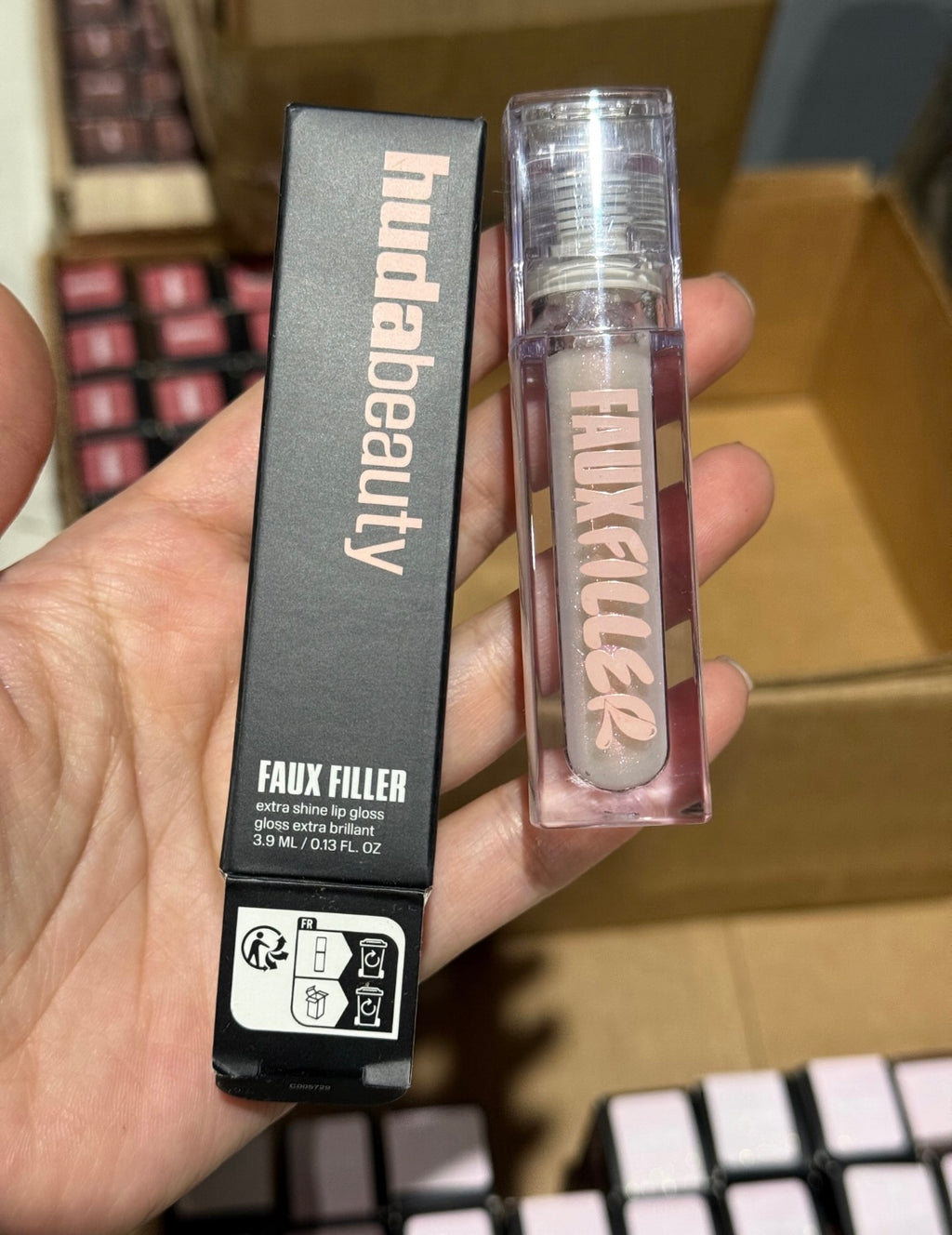 HUDA BEAUTY Faux Filler Shiny Non-Sticky Lip Gloss