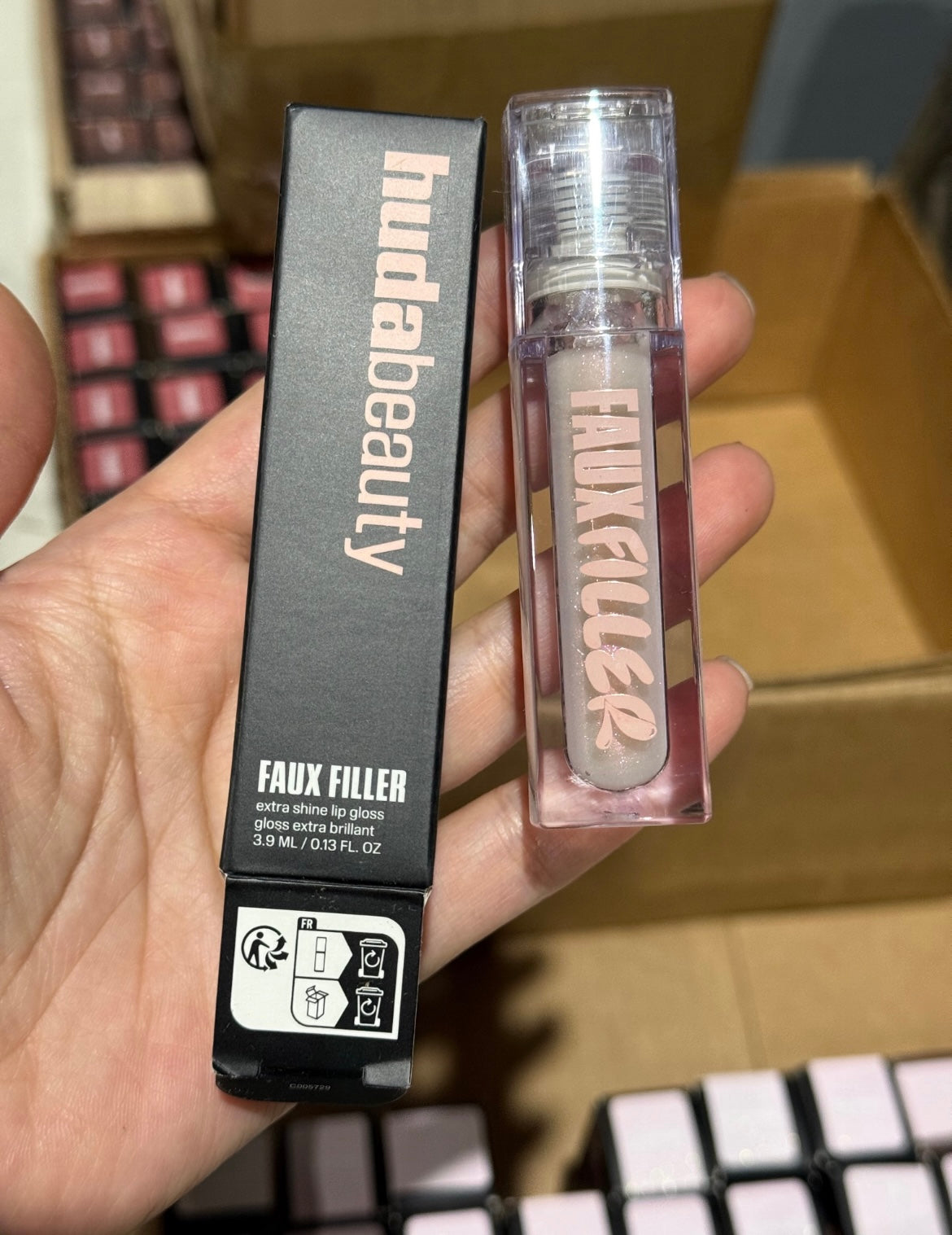 HUDA BEAUTY Faux Filler Shiny Non-Sticky Lip Gloss