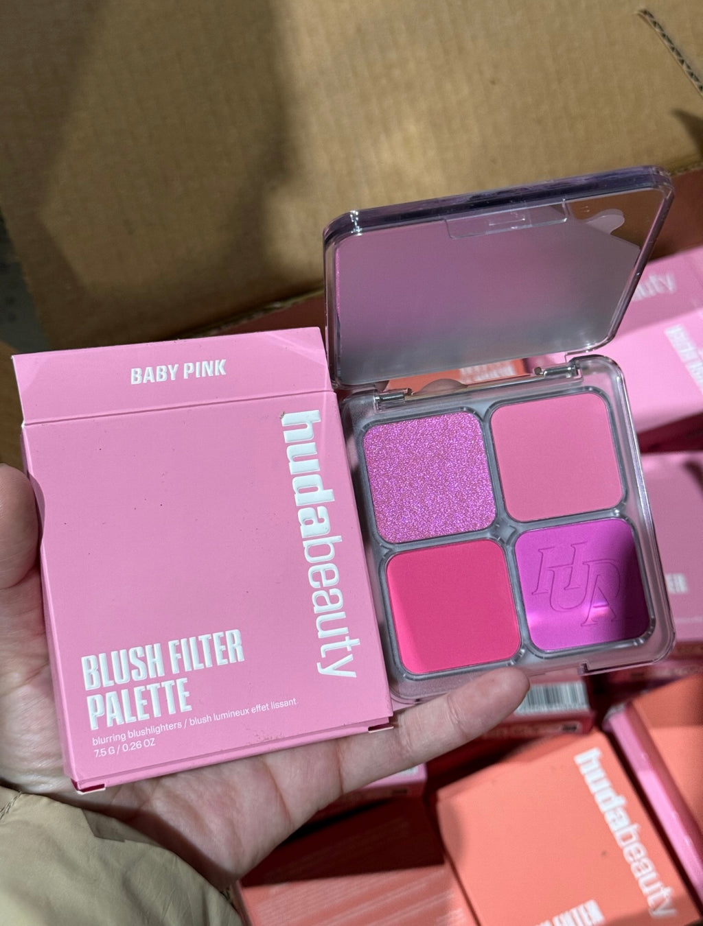 HUDA BEAUTY Blush Filter Blurring Blushlighters Palette