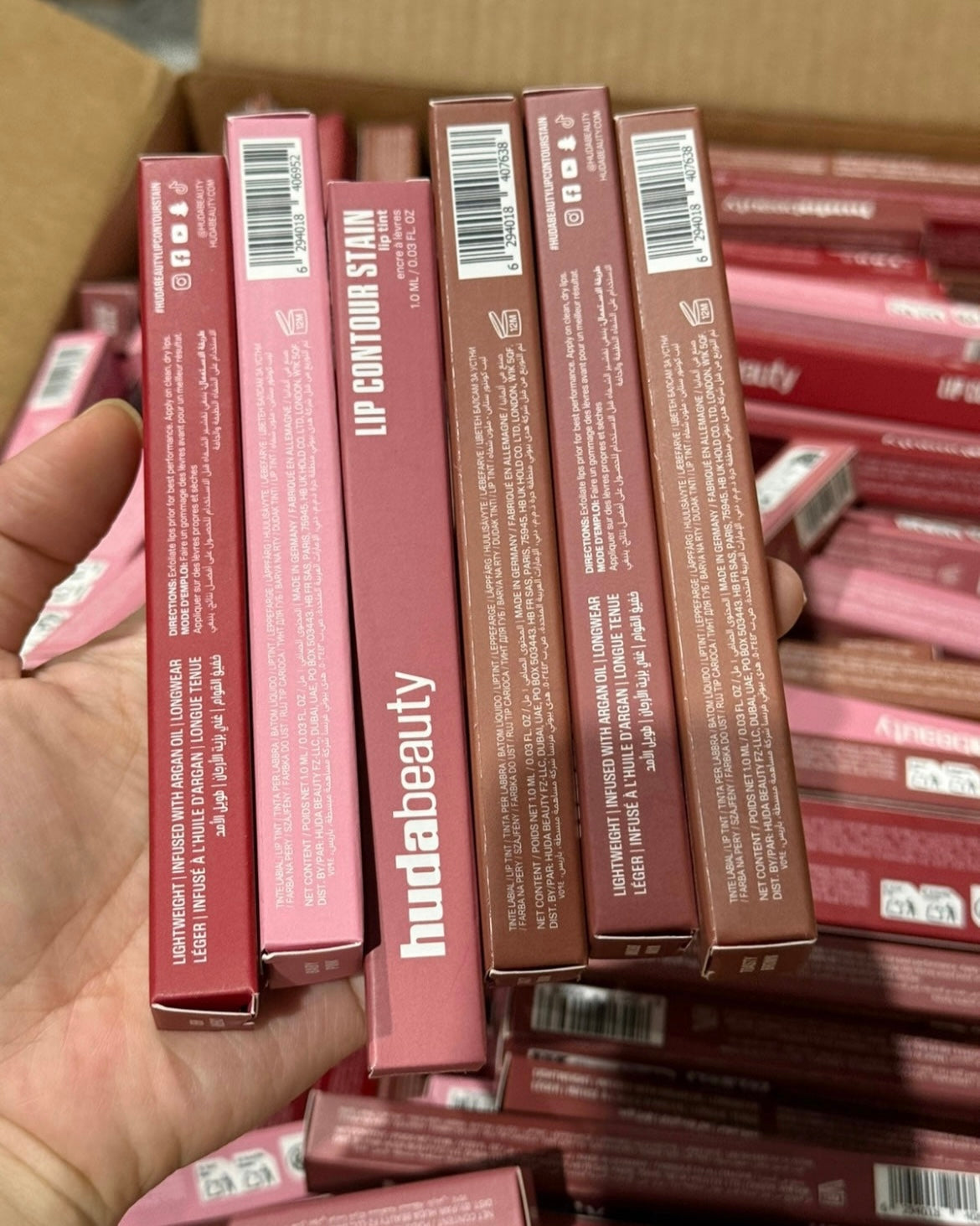 🆕 HUDA BEAUTY
Lip Contour Lip Stain for 12-Hour Wear
