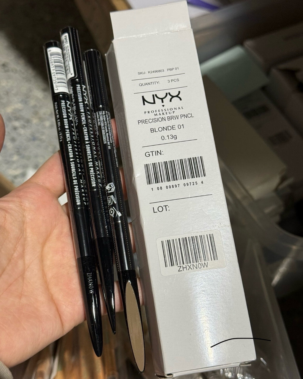 NYX BUNDLE MIX 100pcs As seen in picture