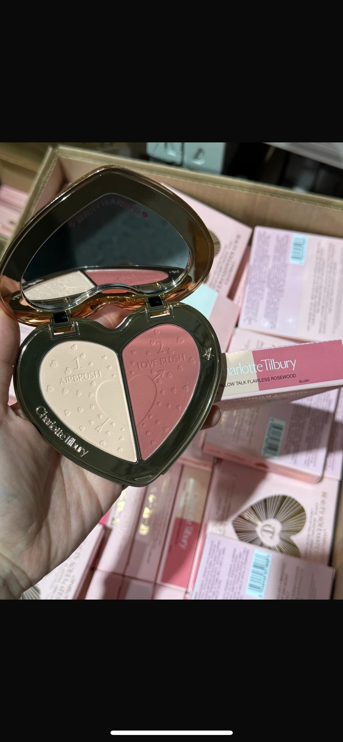 Charlotte Tilbury 
Pillow Talk Beauty Soulmates Airbrush Flawless Finish Brightening and Blush Powder Palette