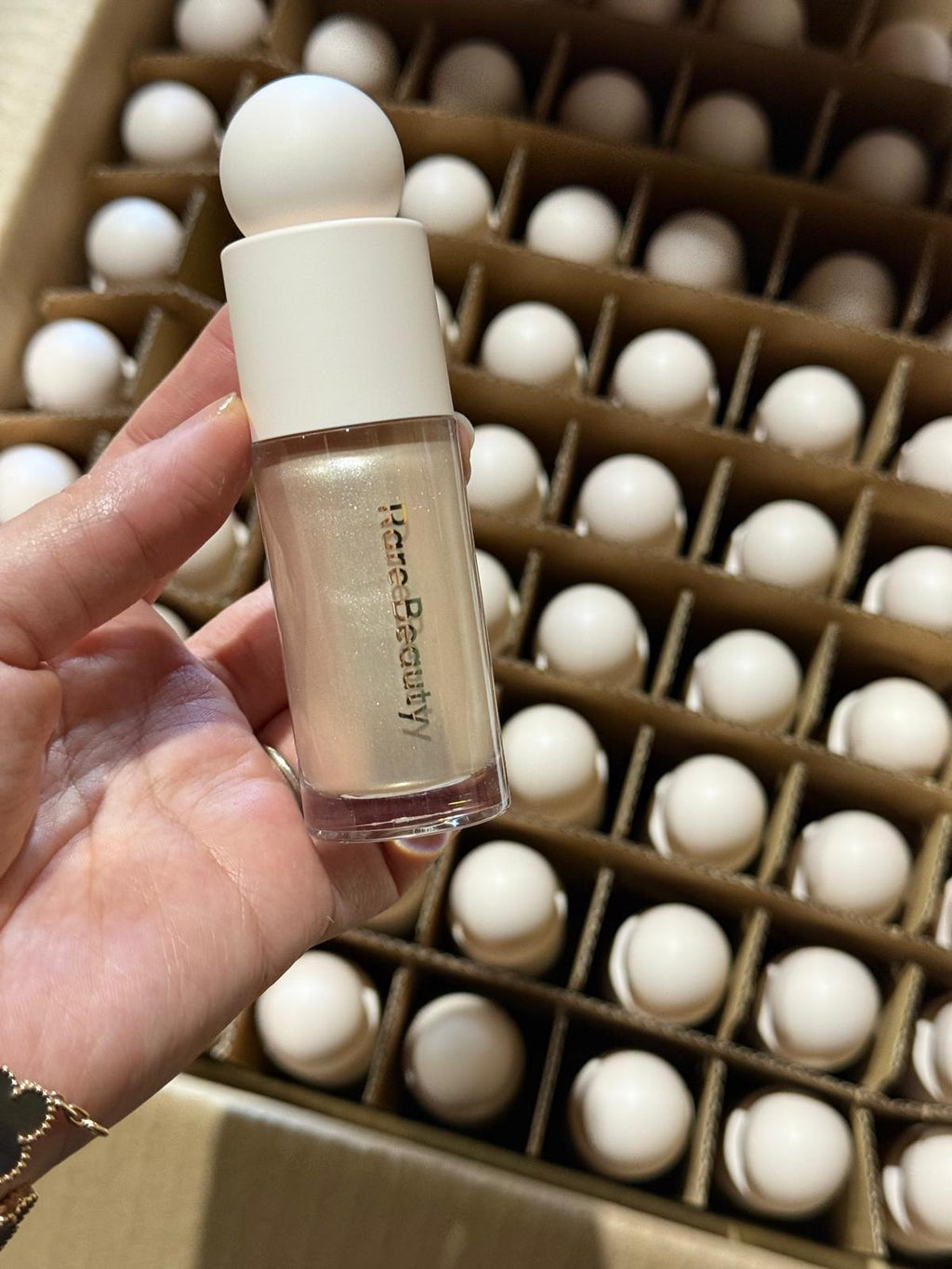 Rare Beauty Enlighten Liquid Highlighter Unbox