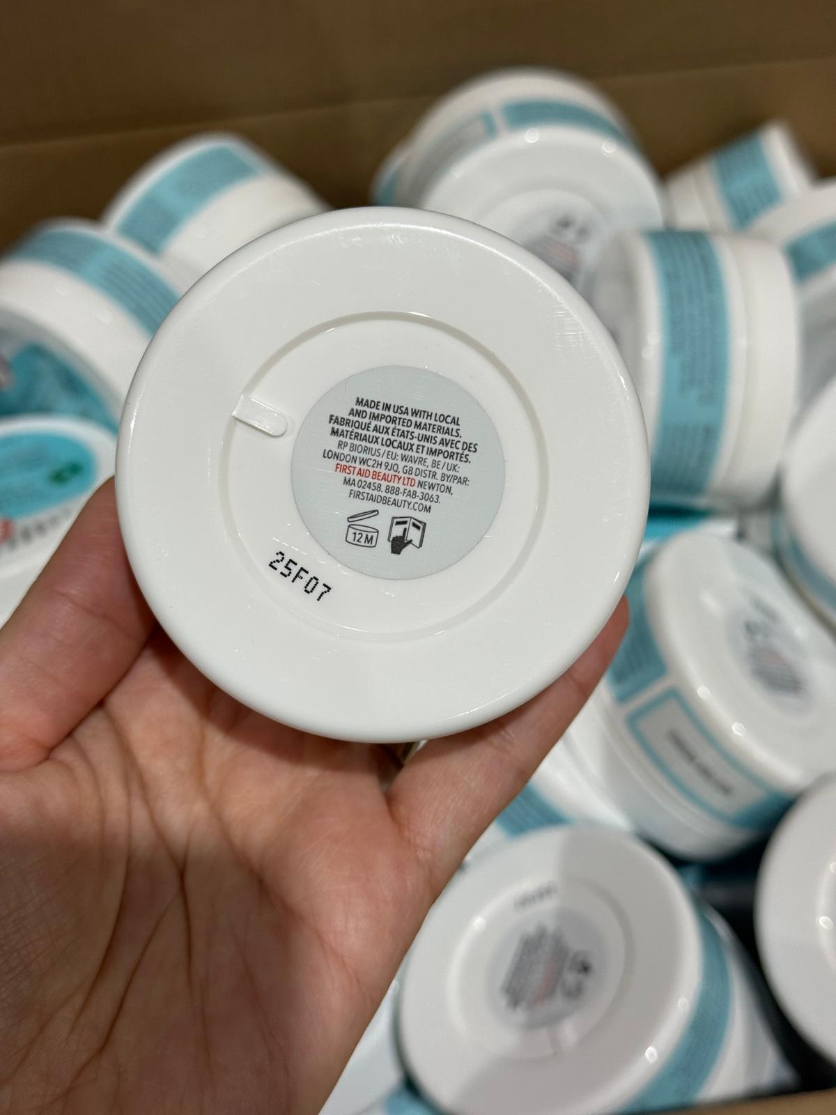 First Aid Beauty Facial Radiance Pads With Glycolic & Lactic Acids (28 Pads) 7＄ (100pcs 6＄each)