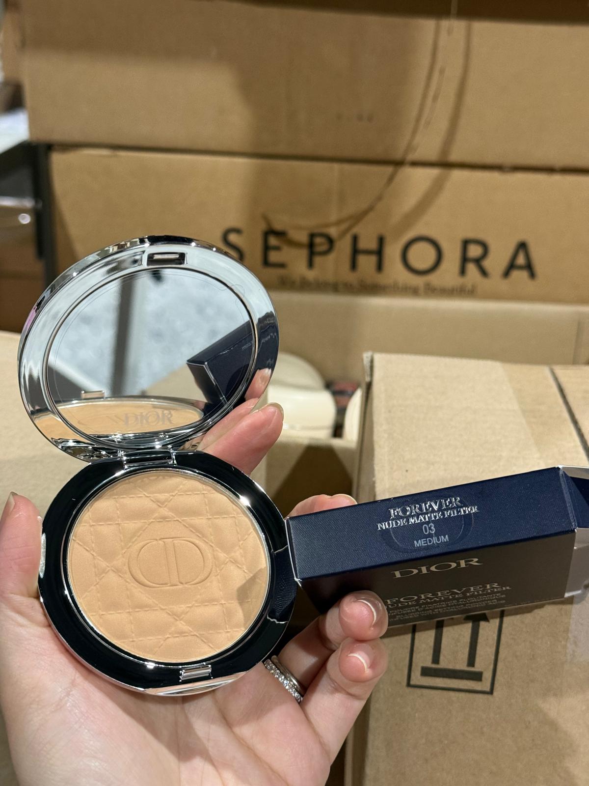 DIOR Forever Nude Matte and
Radiant Pressed Powder