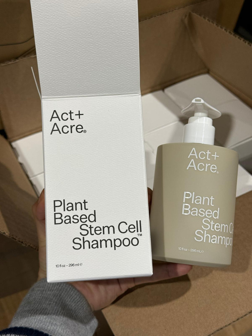 Act+Acre Plant Based Stem Cell Hair Shampoo 14＄ (96pcs 10＄each)