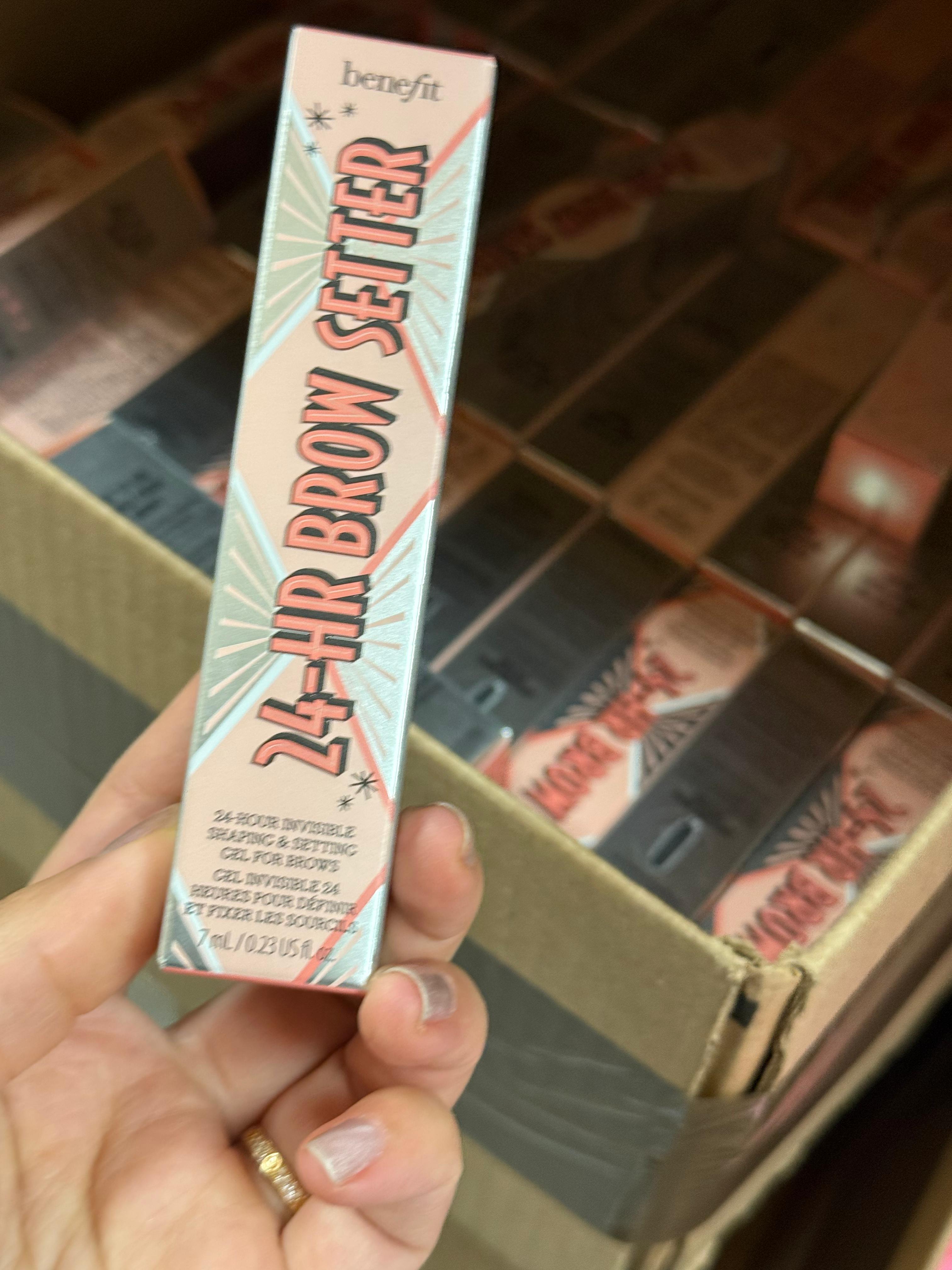 🆕Benefit Cosmetics 
24-HR Brow Setter Clear Brow Gel with Lamination Effect