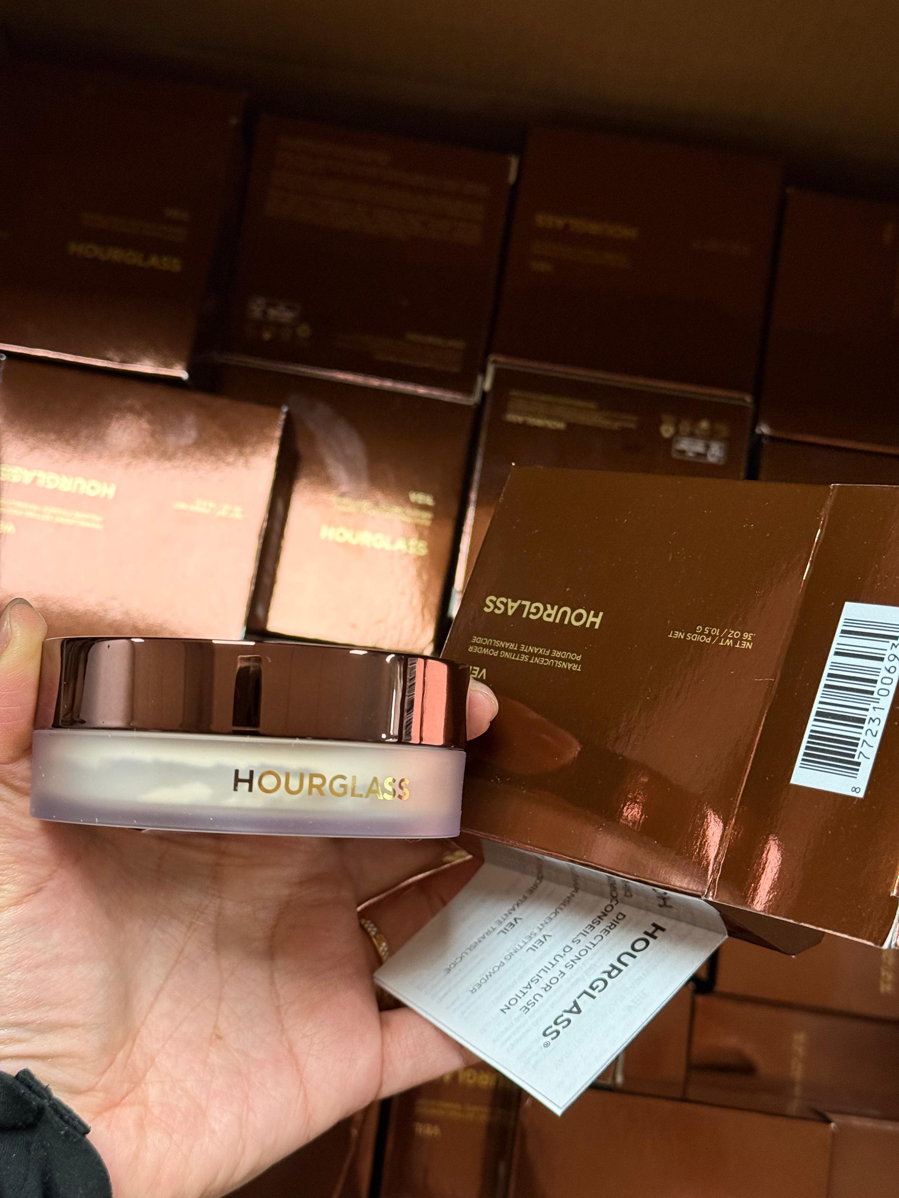 🆕 Hourglass Veil Translucent Setting
Powder